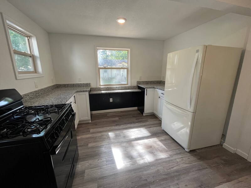 Building Photo - 3500 Kyle Ave N