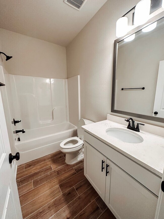 Building Photo - 3/2 House in The Bluffs at Lafayette