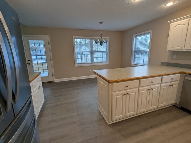 Building Photo - Beautiful home in Creekside Village