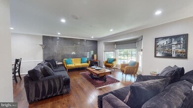 Building Photo - 7628 Chancellor Way