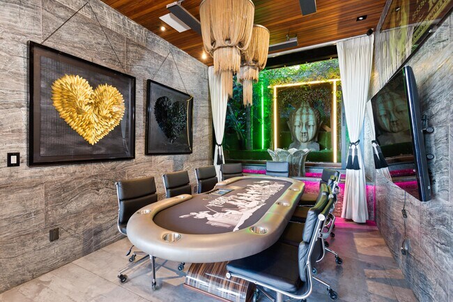 Building Photo - 8356 Sunset View Dr