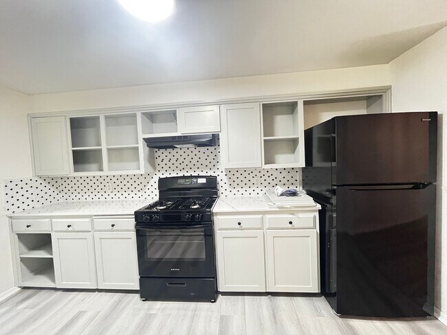 Building Photo - 1204 NW Fort Sill Blvd