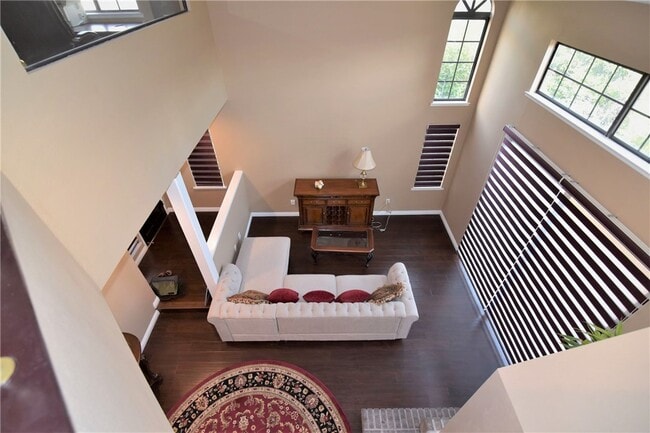 Building Photo - 3649 Cottonwood Cir