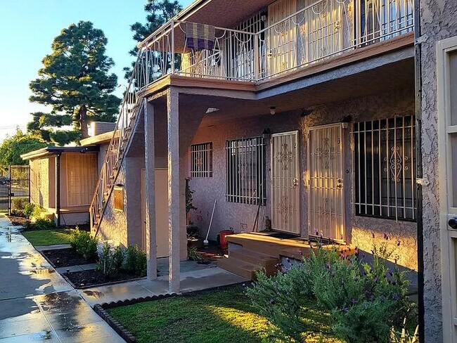 Courtyard - 11030 Crenshaw Blvd