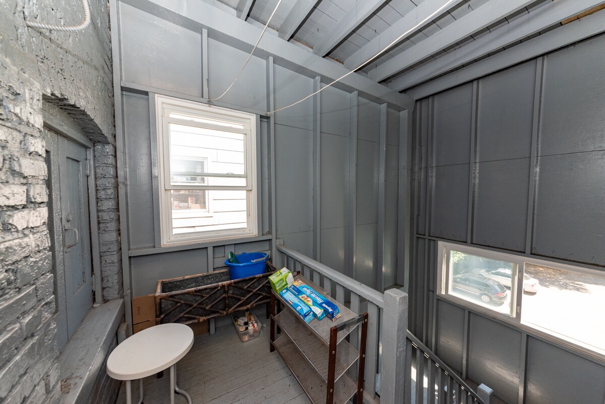 Building Photo - 3415 N Elaine Pl