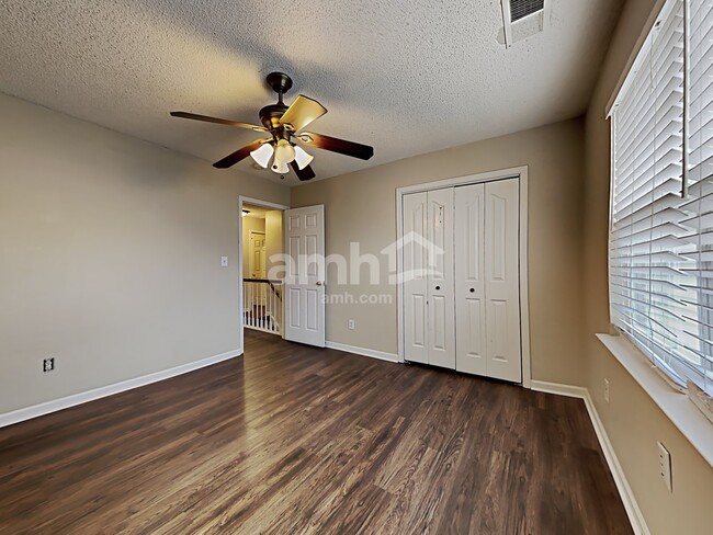 Building Photo - 6110 Goldenfield Dr