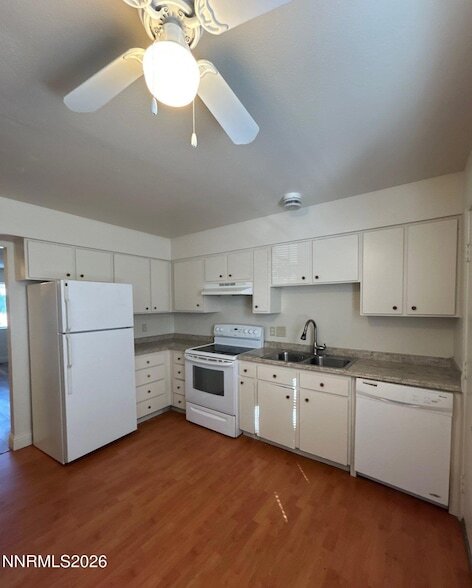 Building Photo - 1410 E 9th St