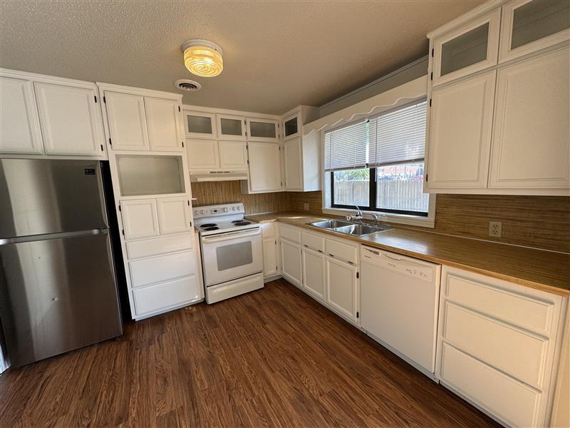 Building Photo - 207 SW 7th St