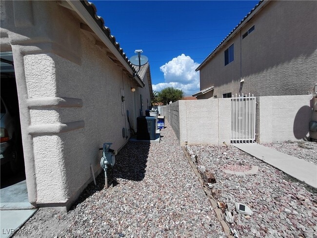 Building Photo - 6132 Peggotty Ave