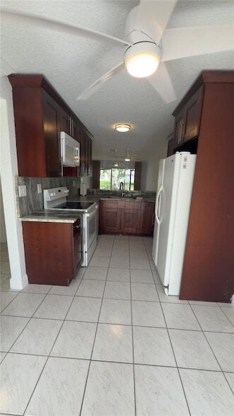 Building Photo - 873 Crystal Lake Dr