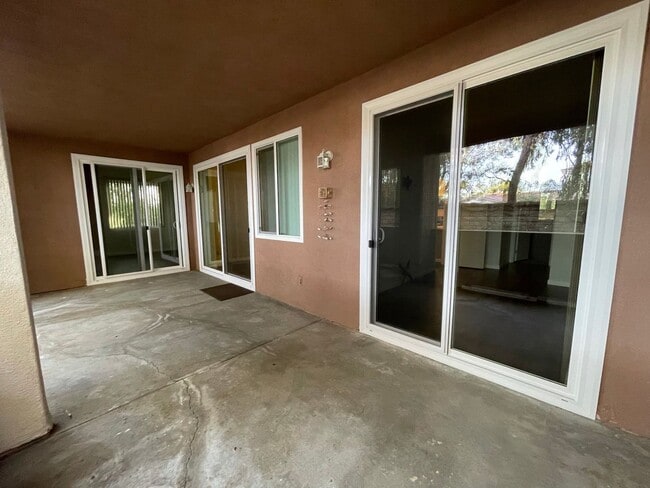 Building Photo - Spacious Dual Master in Laguna Niguel