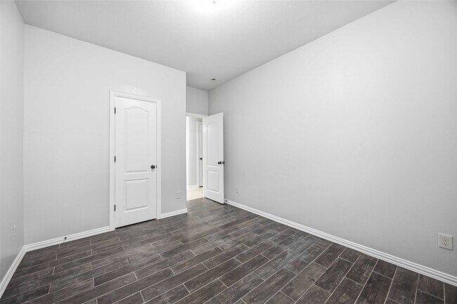 Building Photo - 601 Dunlavy Ln