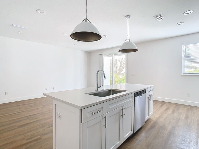 Building Photo - Malena Park - Brand New Townhouse Availabl...