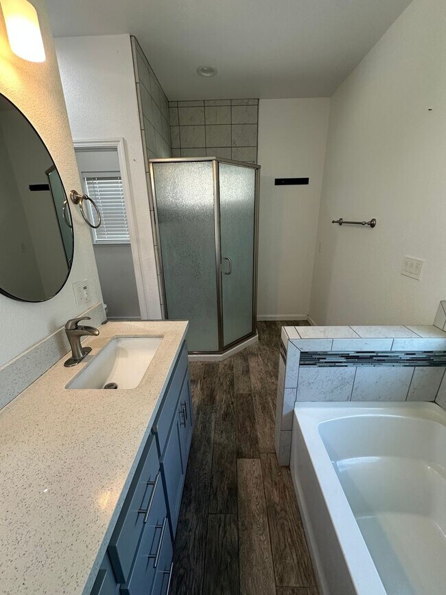 Building Photo - 3 bedroom 2 bath home for rent