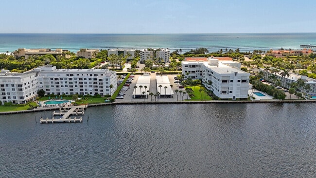 Building Photo - 2850 S Ocean Blvd
