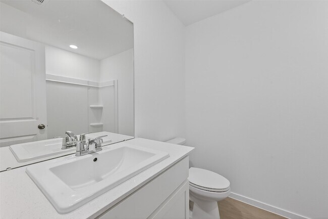 Building Photo - 216 Amy St