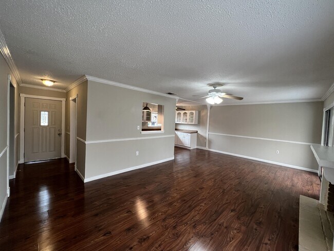 Building Photo - 116 Meadow Lark