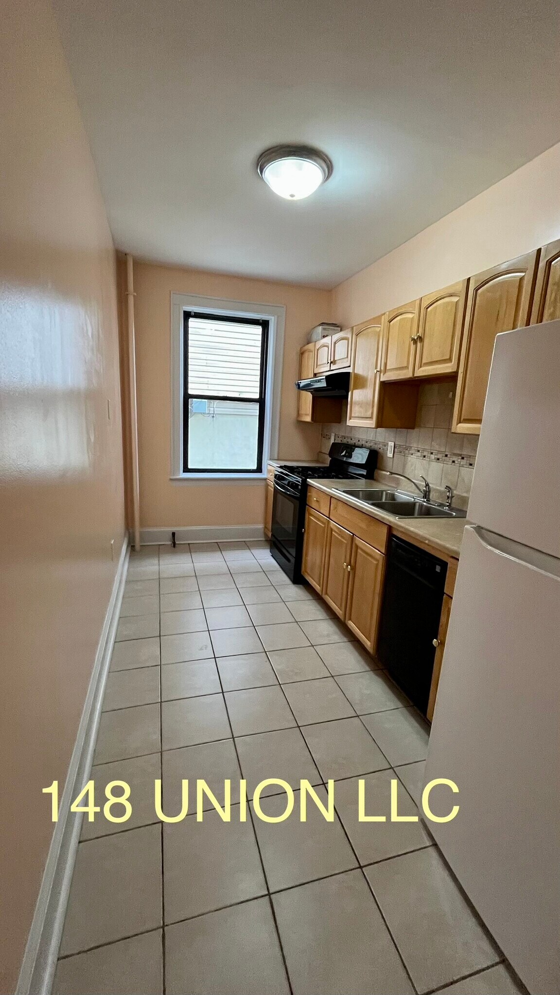 Building Photo - 148 37th St