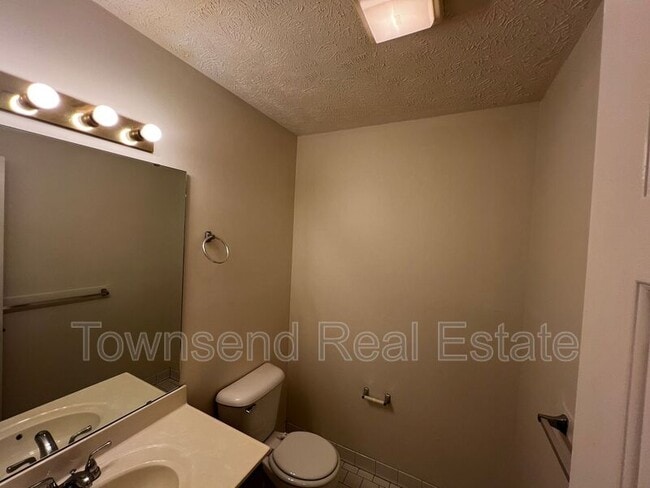 Building Photo - 1012 Ancestry Dr