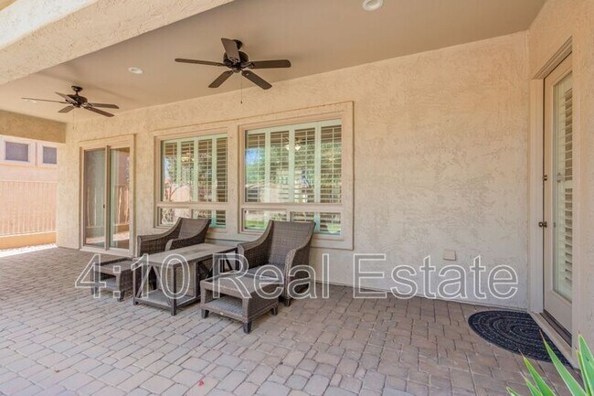 Building Photo - 4652 E Donato Dr