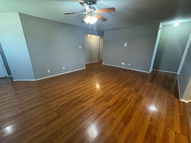 Building Photo - 3807 Ida Dr