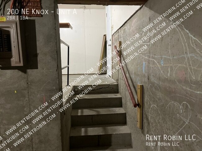 Building Photo - 200 NE Knox-Unit A