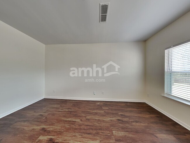 Building Photo - 108 Windyhill St