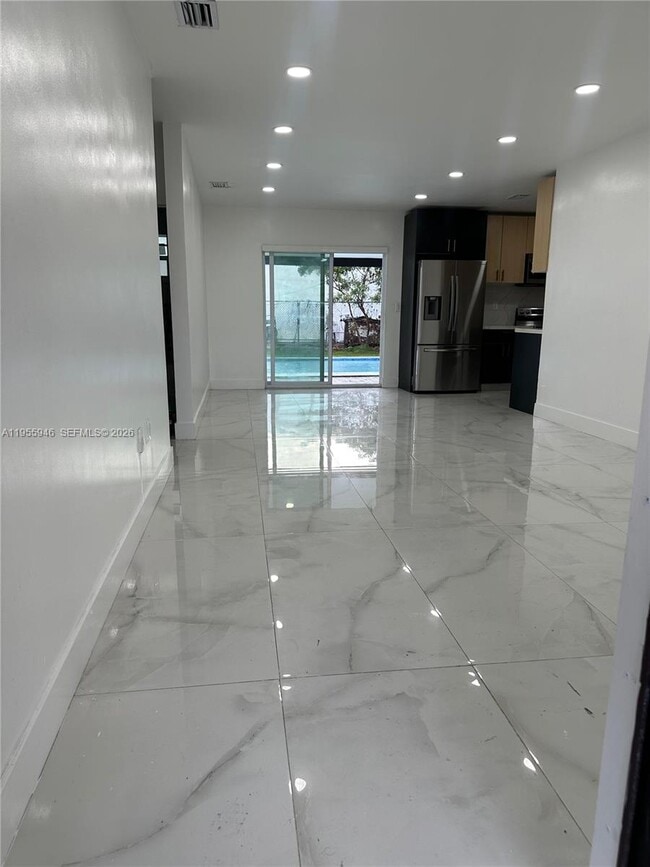 Building Photo - 6448 Fletcher St