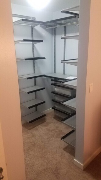 Building Photo - 235 W Van Buren St