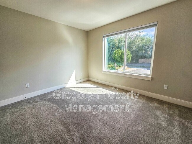 Building Photo - 619 202nd Pl SW