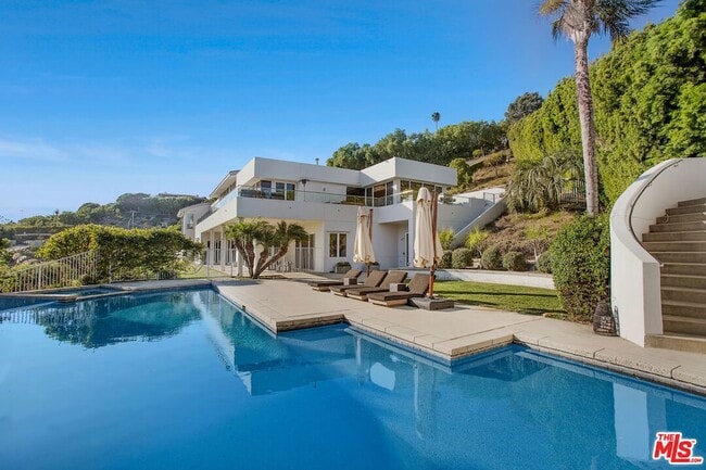 Building Photo - 27454 Winding Way