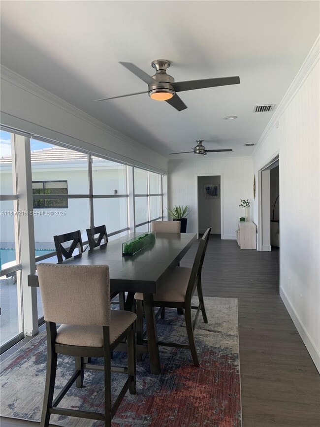 Building Photo - 6911 Sunrise Pl