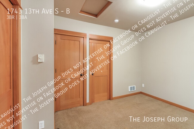 Building Photo - 1743 13th Ave S