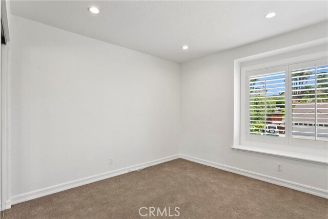 Building Photo - 28501 El Sur