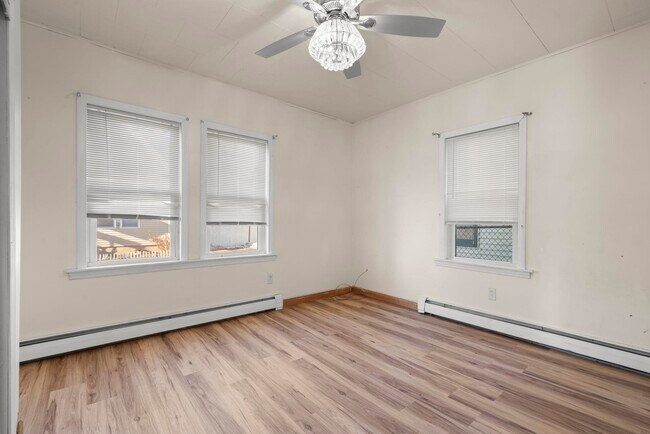 Building Photo - 25 Salem St