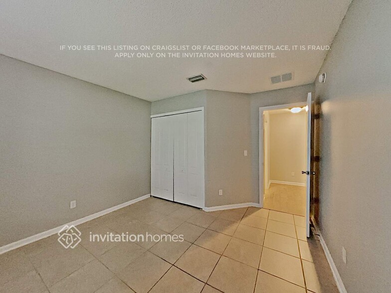 Building Photo - 858 Collinswood Dr