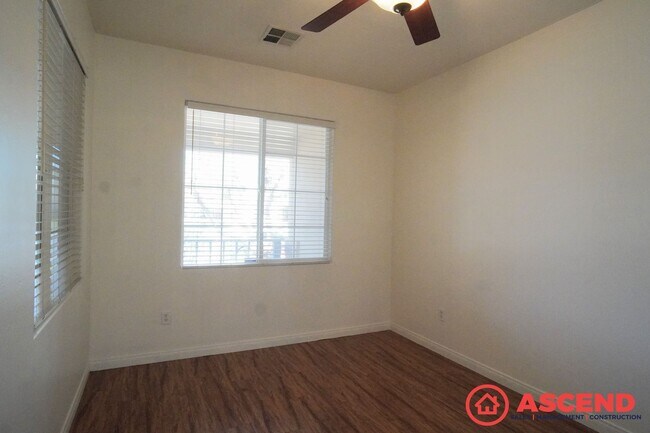 Building Photo - Dreamy Home in Rosedale Area With MIL Suite!