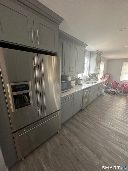 Building Photo - 180 Pleasantview Ave