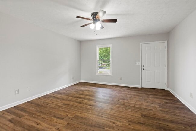Building Photo - 1204 Derek Dr