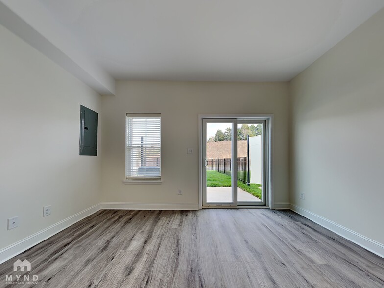 Building Photo - 2395 Eagle Creek Ct