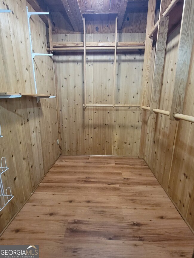 Building Photo - 2391 Booth Cir