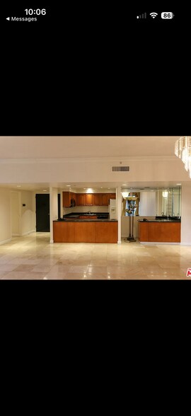 Building Photo - 10445 Wilshire Blvd