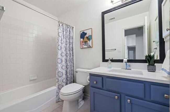Building Photo - Gorgeous 4/BR 3/BA One-Level Home with Mod...