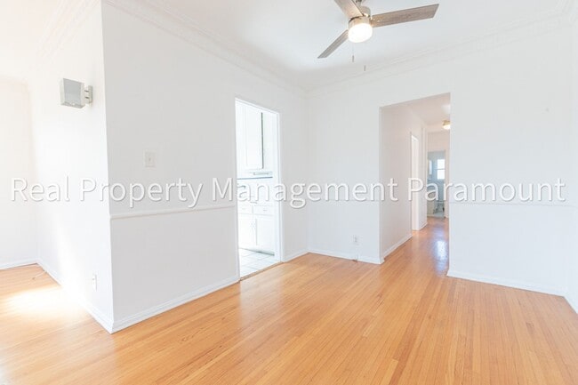 Building Photo - 5823 Saturn St