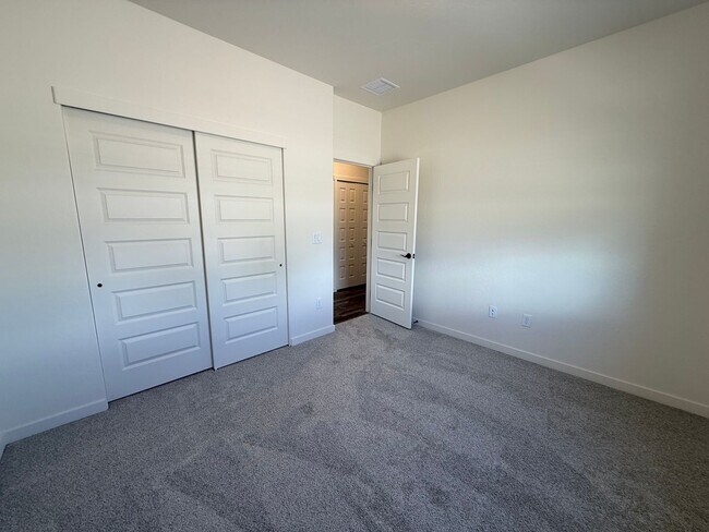 Building Photo - 3136 Platte River Dr