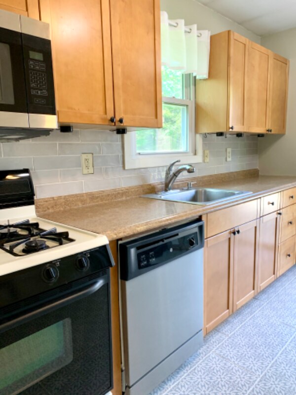 Building Photo - 186 Davos Rd