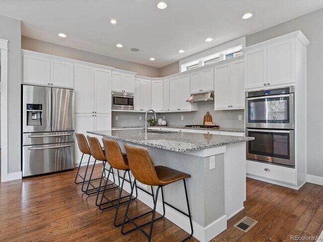 Building Photo - 5402 Uinta Way