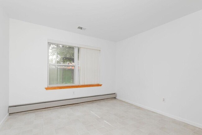 Building Photo - 235 75th St