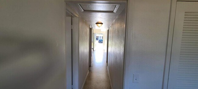 Building Photo - 2027 BENTLEY ST