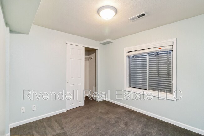 Building Photo - 9524 Las Colinas Dr